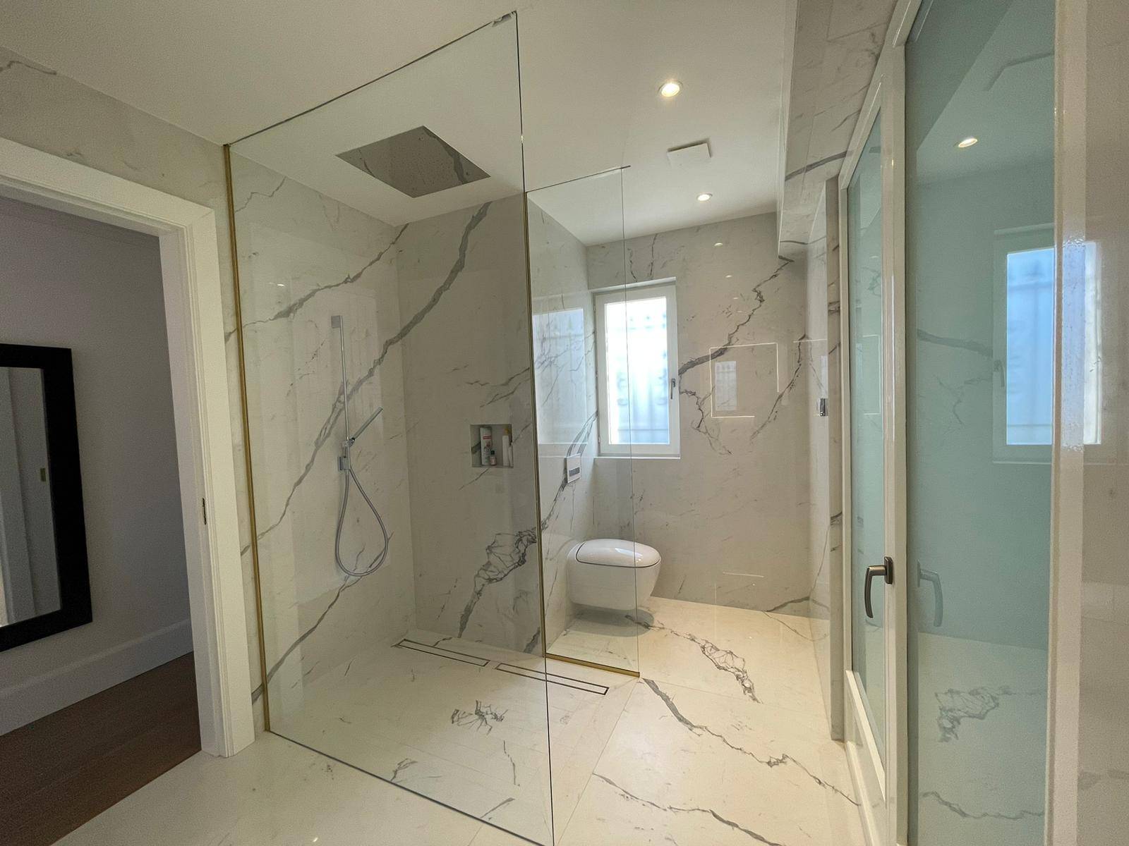 pose d'un pare douche sur mesure à Cannes